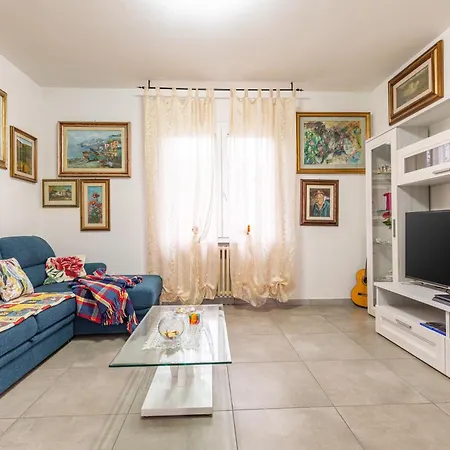 House Giuliana